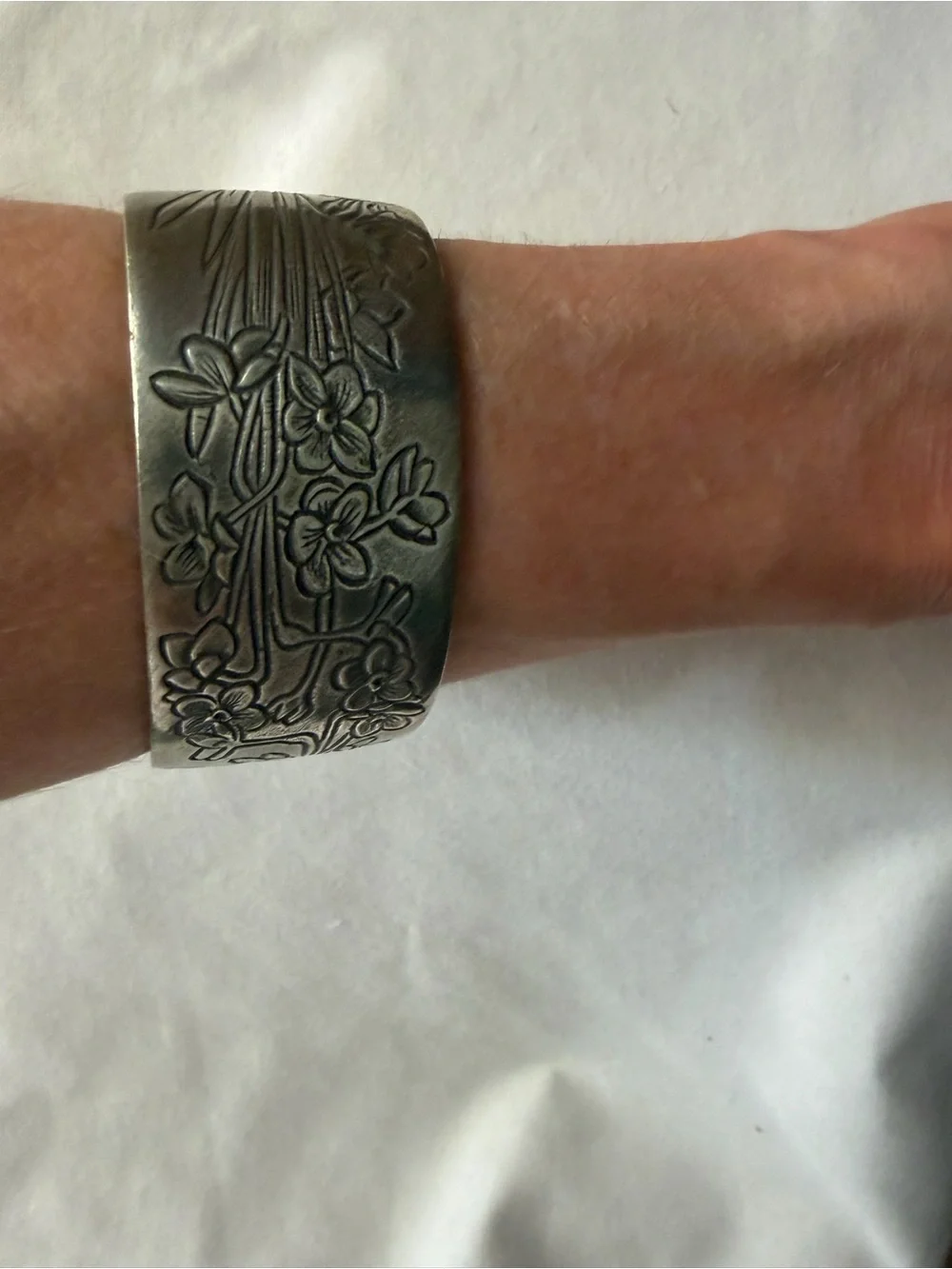Salisbury Pewter December Narcissus Birth Month Floral Cuff Bracelet